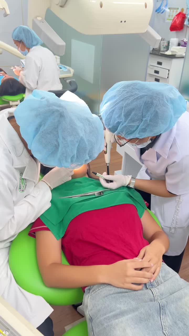 Nước mắt em rơi, trò chơi bắt đầu