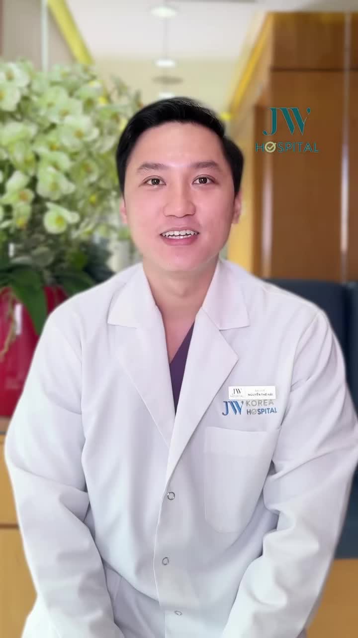 BÁC SĨ JW CẢNH BÁO 4 DẤU HIỆU SỤP MÍ BẨM SINH ẢNH HƯỞNG THỊ LỰC CỦA TRẺ CHA MẸ ΚΗÔNG NÊN CHỦ QUAN