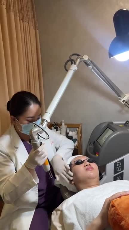 Bác sĩ Skincare JW giải mã Laser 3s Plus trẻ hóa da tại JW có gì mà khiến  +1000 chị em U40–U60 yêu thích