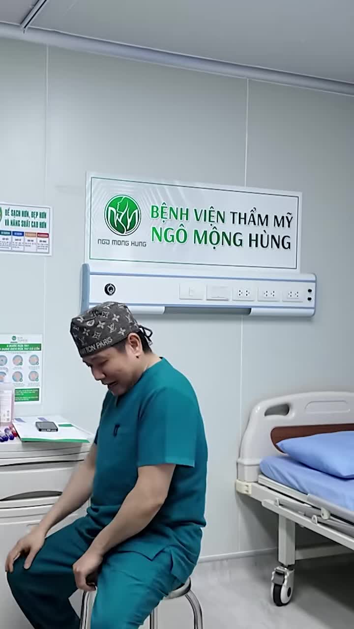Ca nâng ngực độc nhất của Bác sĩ Hùng: Nền ngực lõm hóp xử lý như thế nào?