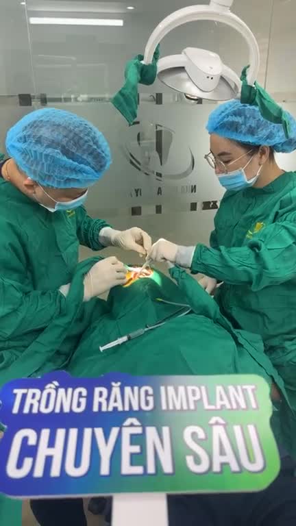 Ca cấy ghép chân răng nhân tạo Implant để khôi phục lại vị trí mất răng 26 cho chú khách hàng.