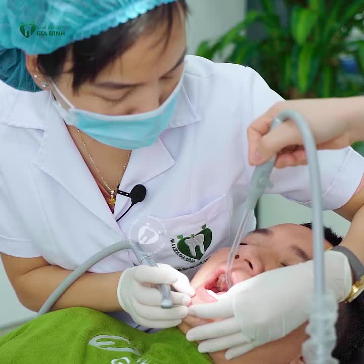 SAU HƠN 1 NĂM, ANH ĐỖ VĂN HIỆP QUAY LẠI TÁI KHÁM RĂNG SỨ