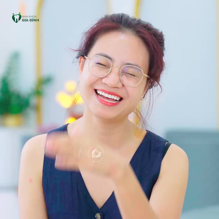 TỪNG NGẠI GIAO TIẾP VÌ RĂNG KHẤP KHỂNH, CHỊ LUYẾN ĐÃ THAY ĐỔI THẾ NÀO SAU KHI NIỀNG RĂNG?