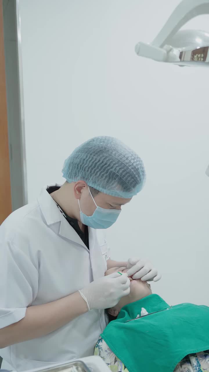 RĂNG Ố VÀNG, HƠI HÔ KHIẾN CHỊ THU NGẠI GIAO TIẾP - QUYẾT ĐỊNH “TÂN TRANG” 20 RĂNG SỨ