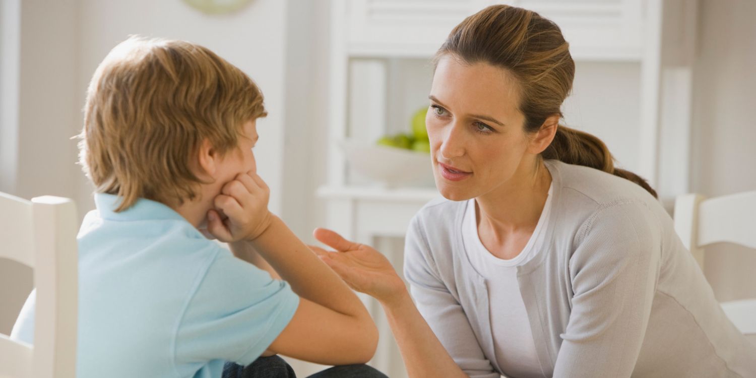 Nói chuyện với con bạn về việc mất em bé