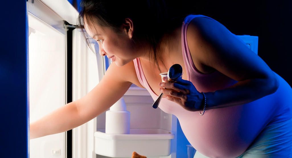 Vấn đề giấc ngủ thai kỳ: Thức giấc do đói bụng