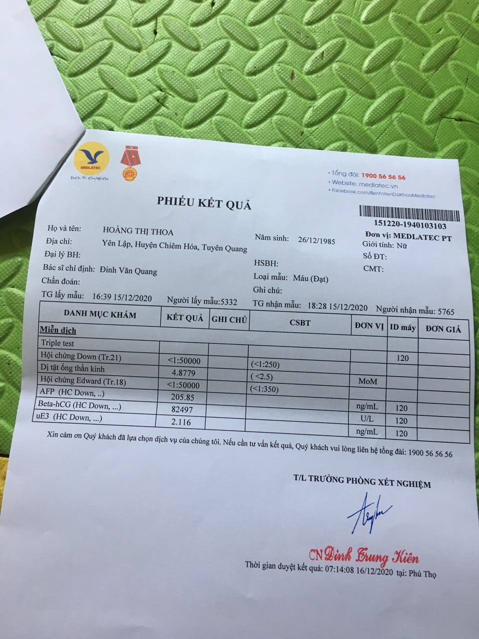 Thai 20 tuần bị nguy cơ cao dị tật ống thần kinh, bác sĩ tư vấn xét nghiệm chọc ối có đúng không ạ?