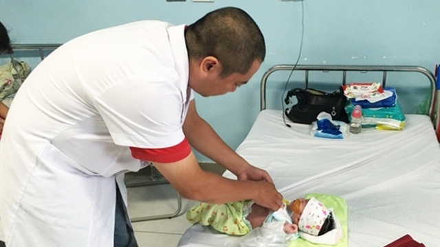 Cảnh giác khi trẻ nôn trớ nhiều - Bệnh viện nhi Trung Ương