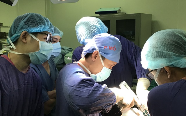 Giải cứu thanh niên đa chấn thương, khớp háng chui hẳn trong bụng, trật sâu vào khung chậu - Bệnh viện Việt Đức