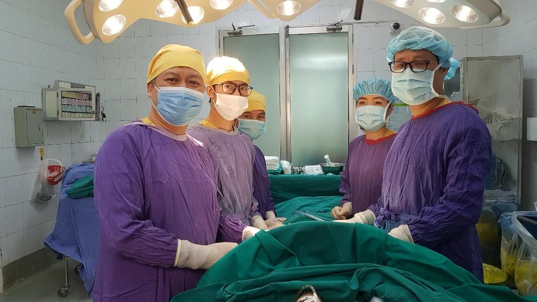 Hy hữu: Người đàn ông ăn “tất cả mọi thứ” - Bệnh viện Việt Đức