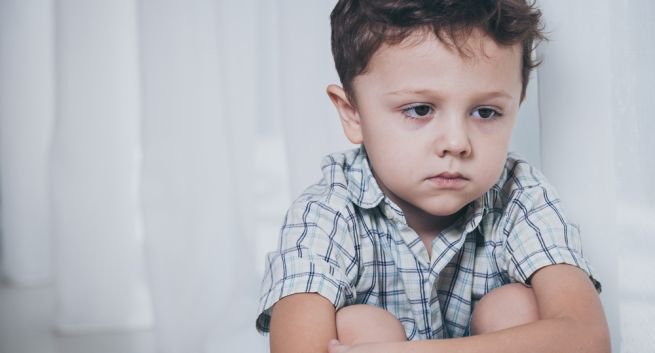 Nên chữa bệnh cho trẻ tự kỷ lúc nào?