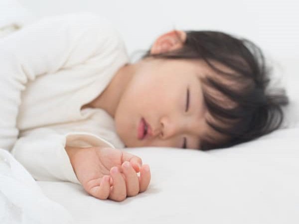 Sốt siêu vi có lây không và dấu hiệu là gì?