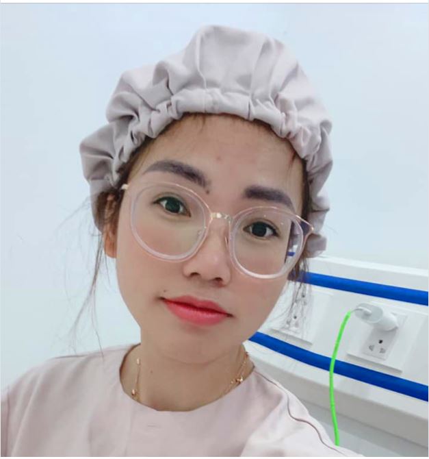 MỔ CẬN FEMTO LASIK CHIA TAY KÍNH GỌNG 16 NĂM GẮN BÓ