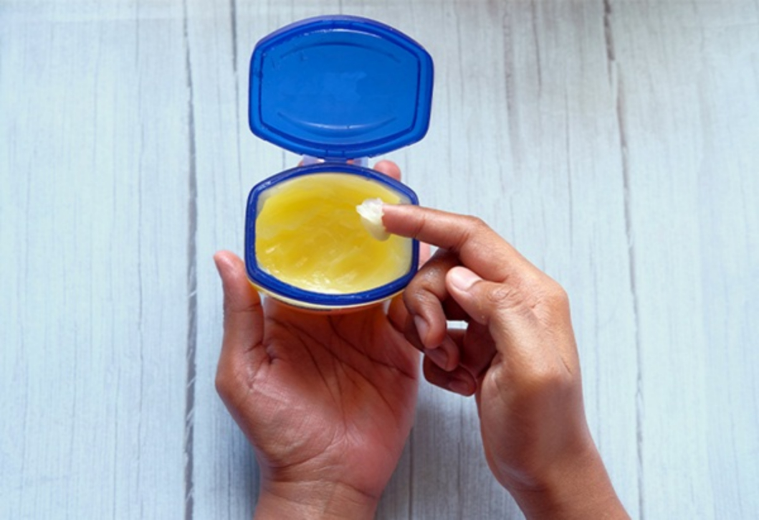 Có thể sử dụng Vaseline thay cho Viagra không?