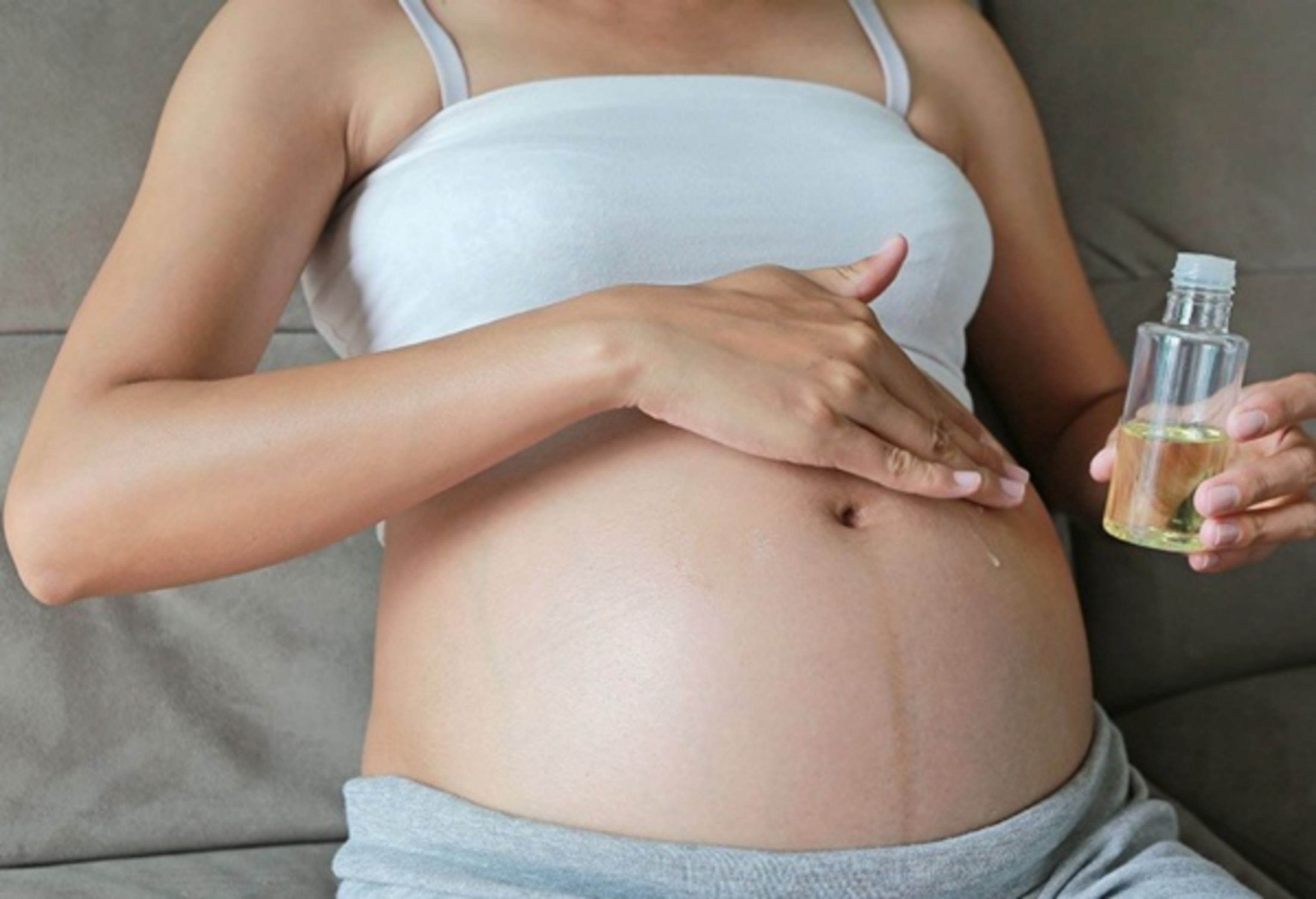 Các công dụng của dầu dừa trong thời kỳ mang thai
