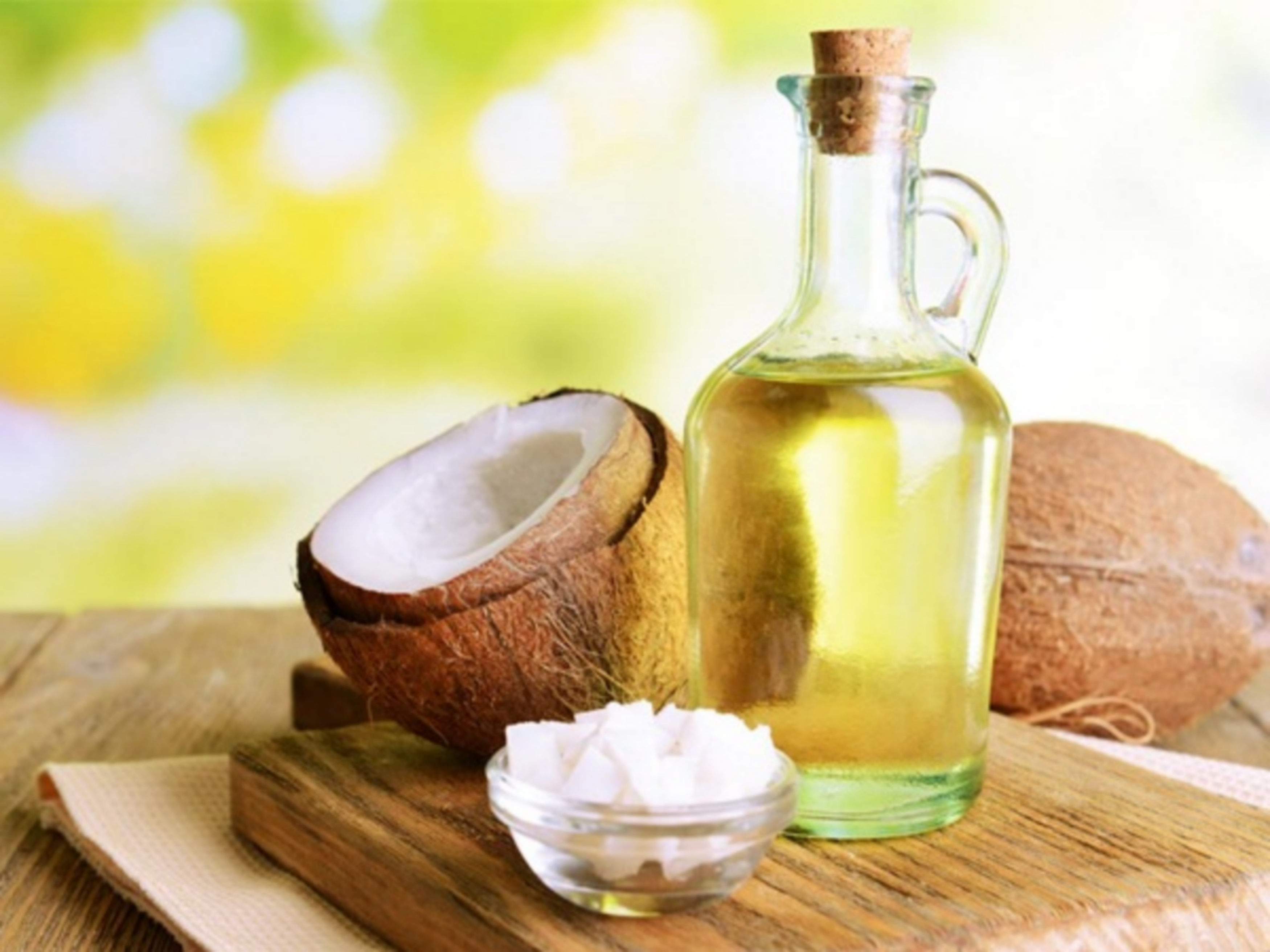 Các lợi ích của dầu thầu dầu và dầu dừa đối với mái tóc