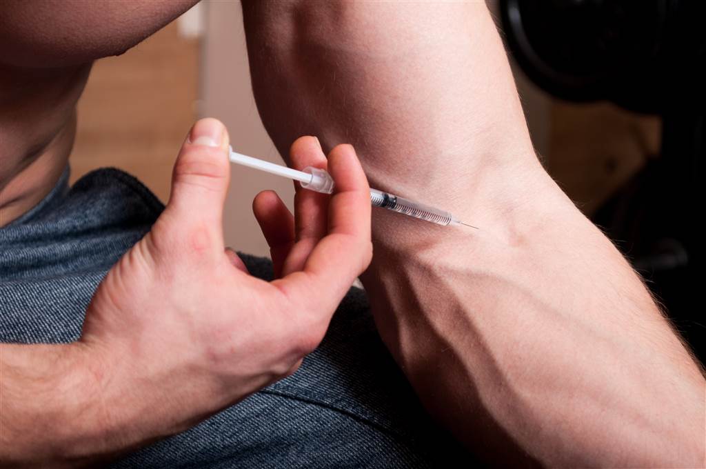 Sử dụng steroid trong tập thể hình có thể gây teo tinh hoàn
