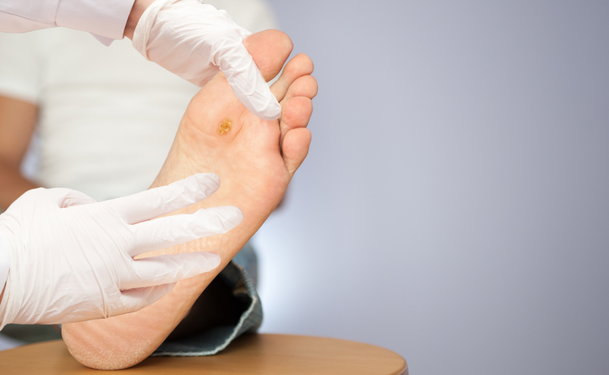 Tại sao bệnh tiểu đường khiến vết thương chậm lành?
