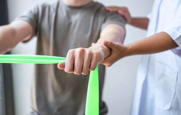 Điều trị loãng xương bằng vật lý trị liệu