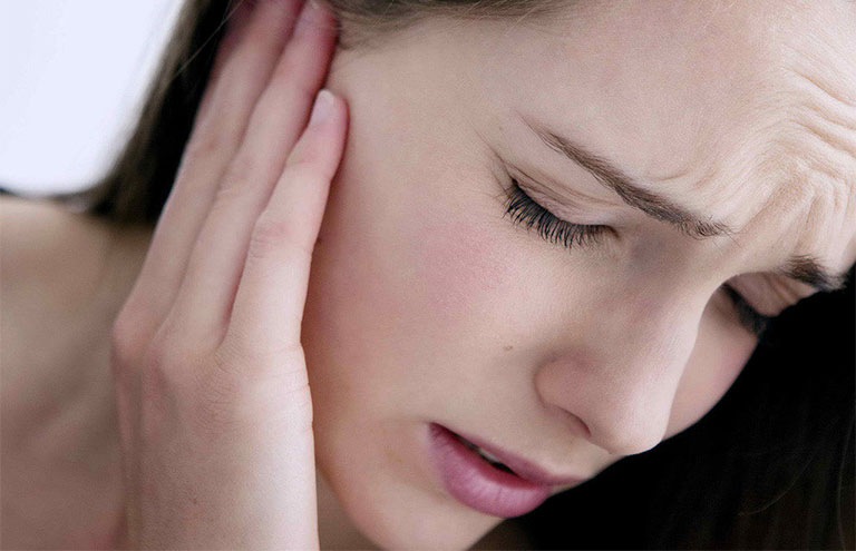 Dấu Hiệu Cảnh Báo Vấn Đề Sức Khỏe: Đau Họng đau Tai