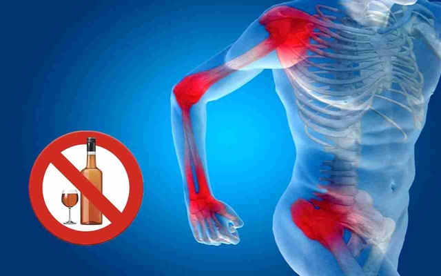 Uống nhiều rượu có thể gây loãng xương