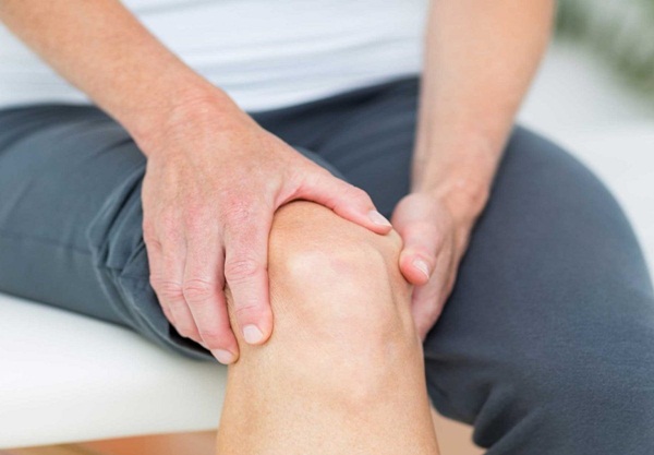 Cách giảm cứng khớp vào buổi sáng do viêm khớp dạng thấp