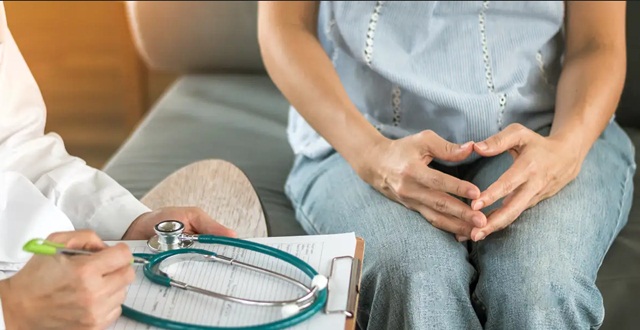 Hội chứng niệu dục thời kỳ mãn kinh là gì? Điều trị bằng cách nào?