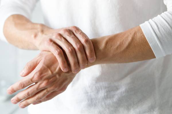 Các giai đoạn của bệnh viêm khớp dạng thấp
