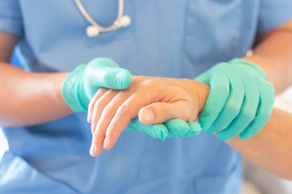 Phẫu thuật điều trị viêm khớp dạng thấp ở bàn tay và bàn chân