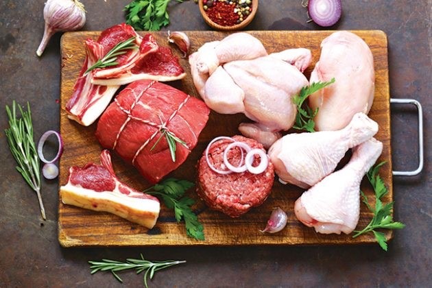 Ăn thịt gà và thịt bò có làm tăng cholesterol không?
