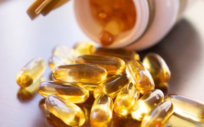 Dầu cá hay statin giúp kiểm soát cholesterol tốt hơn?