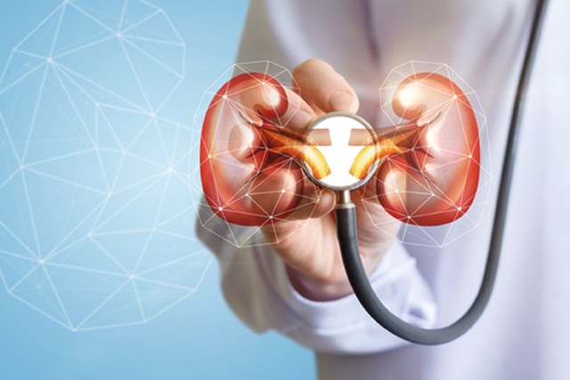 Tăng huyết áp và suy thận mạn cùng lúc gây ra những triệu chứng nào?