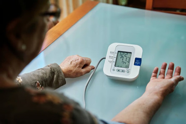 Tăng huyết áp mạn tính điều trị bằng cách nào?