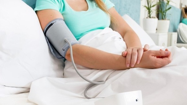 Tăng huyết áp sau sinh: Nguyên nhân và cách điều trị