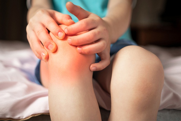 Viêm khớp tự phát thiếu niên là gì?