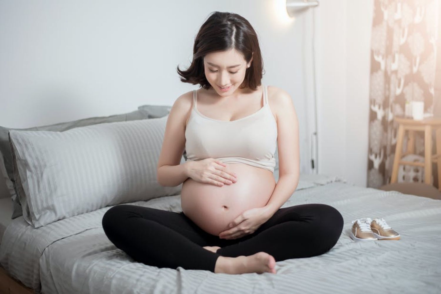 Những nguy cơ nếu mang thai và có con ở độ tuổi 35 trở lên