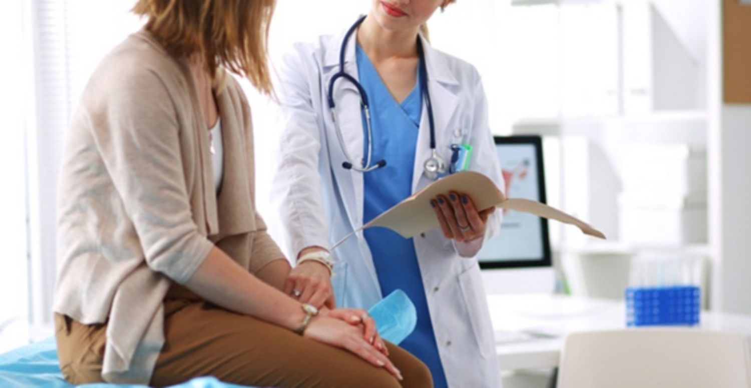 Mãn kinh ảnh hưởng thế nào đến các triệu chứng và sự phát triển u xơ tử cung?