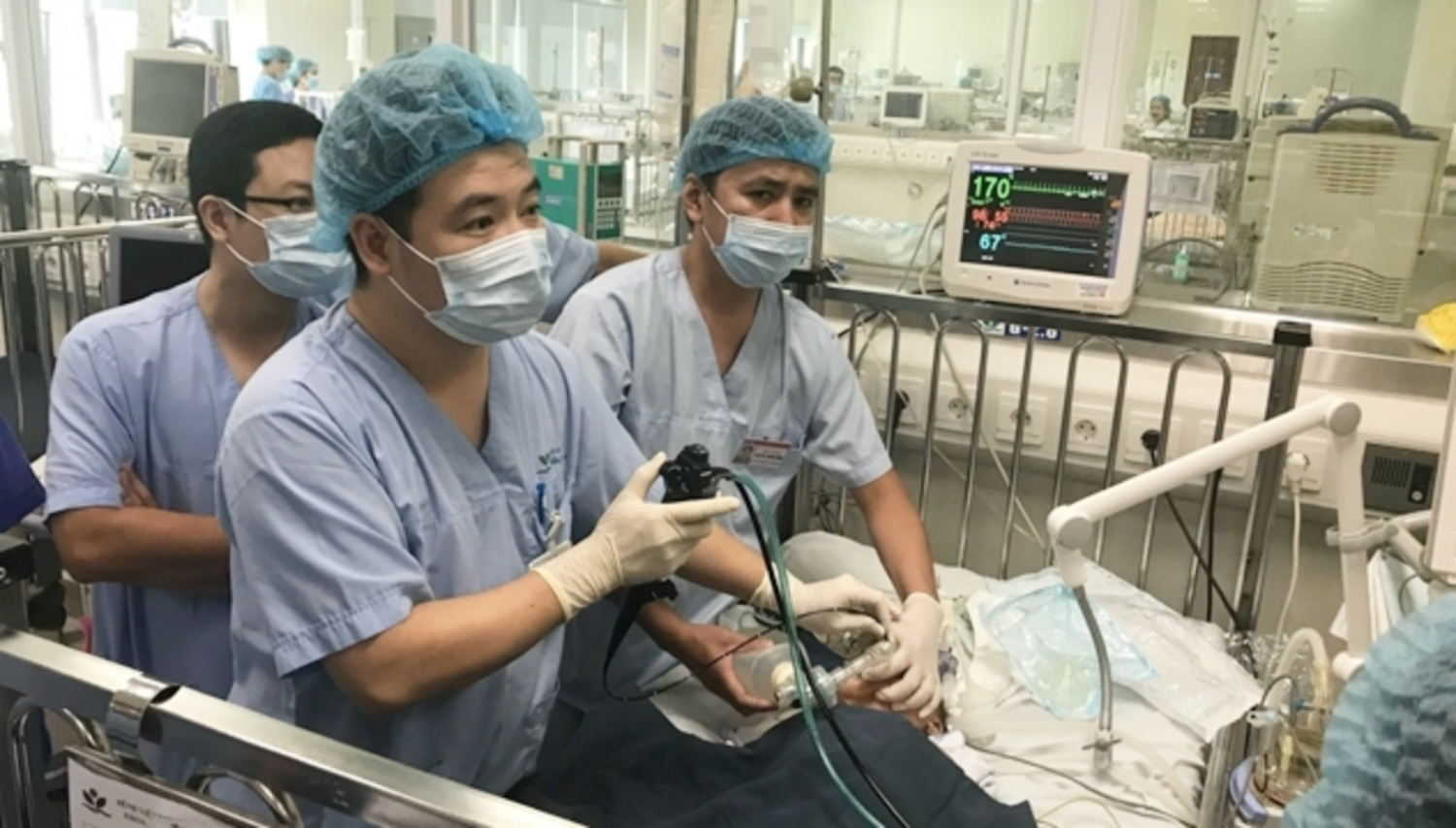 Các dị vật kích thước nhỏ khi xâm nhập vào cơ thể nếu không được phát hiện kịp thời có thể gây nguy hiểm
